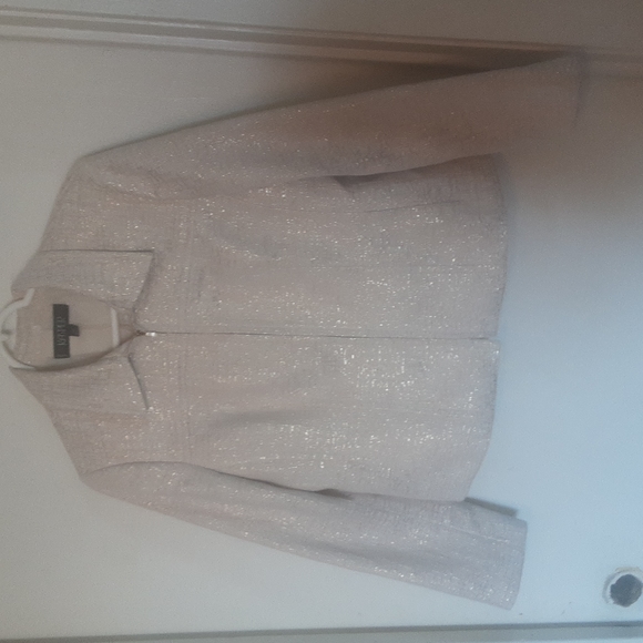 Kasper Jackets & Blazers - Kasper Cream & Gold Shimmer Zippered Cuffs Blazer Sz 14P